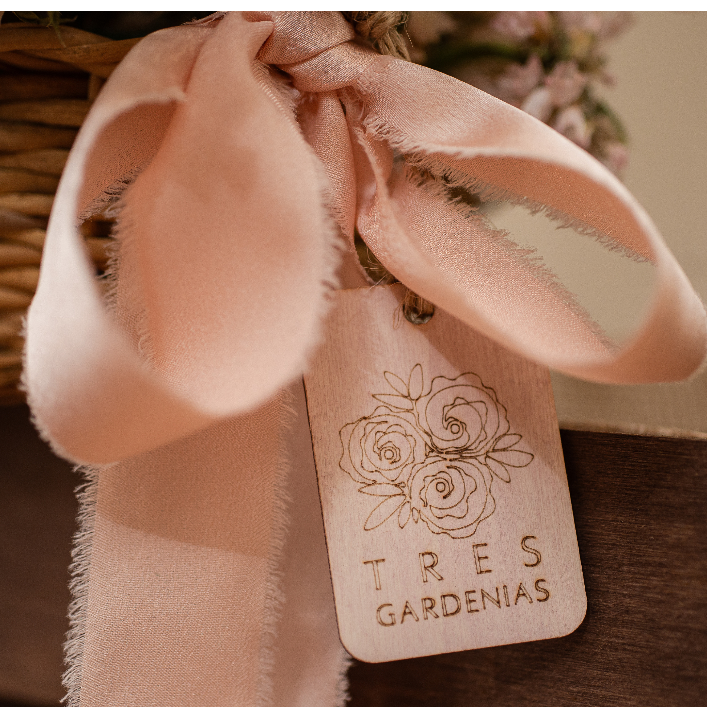 Cesta de Siemprevivas Rosa Pálido