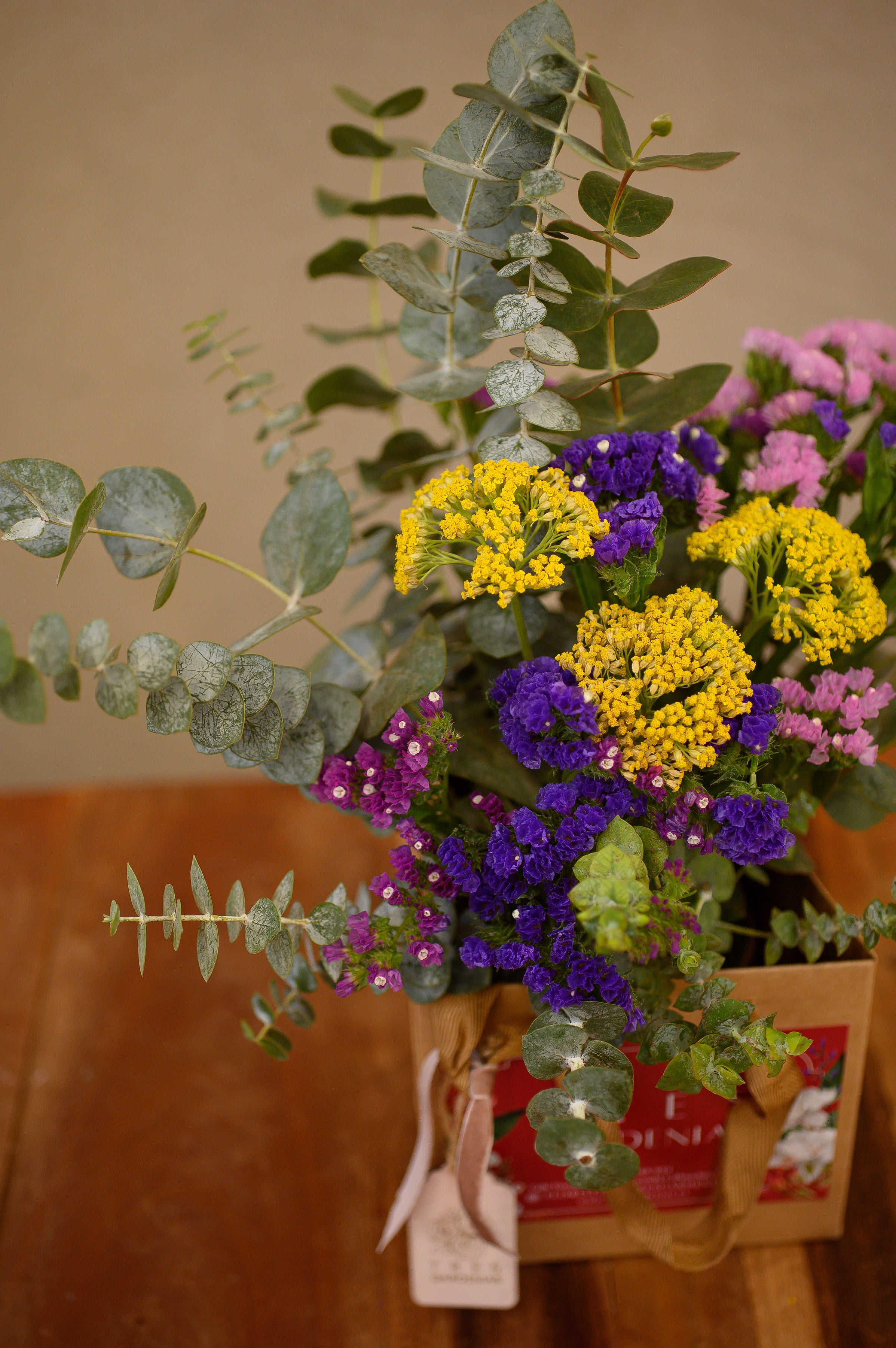 Ramo de Siemprevivas en Caja Tres Gardenias