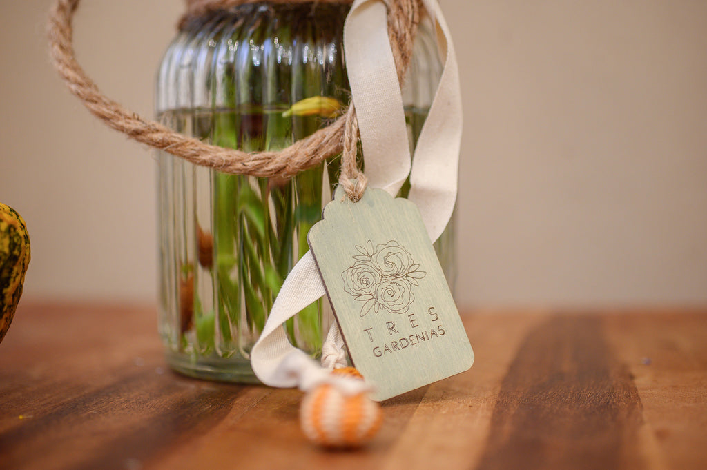 Seleccion de Tonos Blancos (Jarrón Incluido) - Tres Gardenias