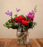 Seleccion de Tonos Rojos (Jarrón Incluido) - Tres Gardenias