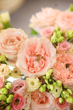 Rosas Inglesas y Lisianthus - Tres Gardenias