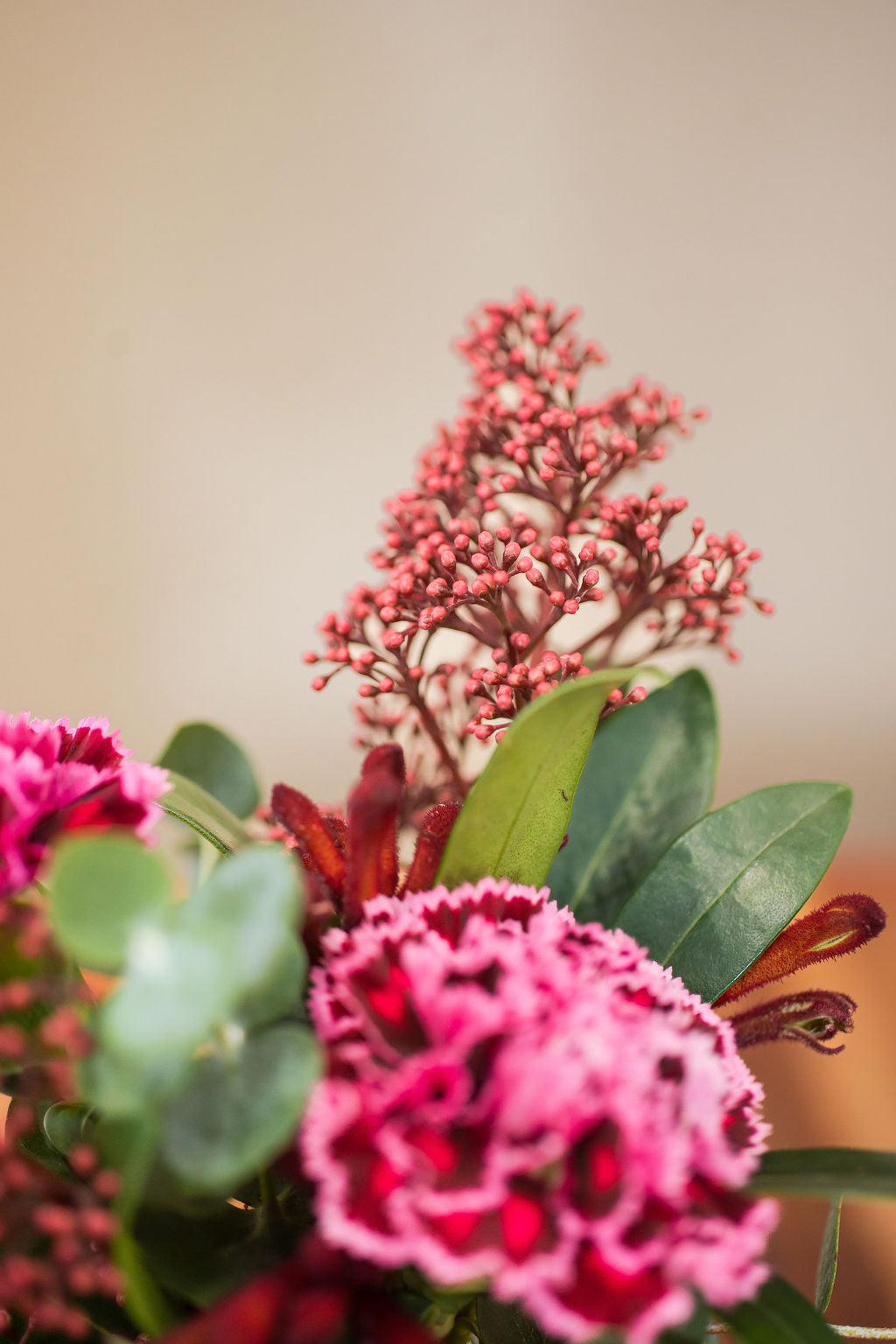 Centro de Mesa con Flor de Temporada