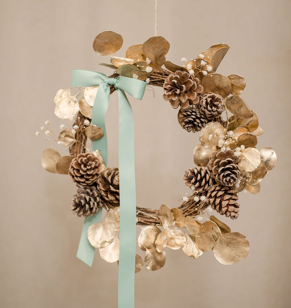 Corona preservada en Tonos Dorados y Paniculata