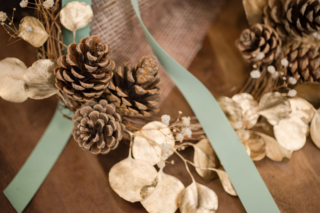 Corona preservada en Tonos Dorados y Paniculata